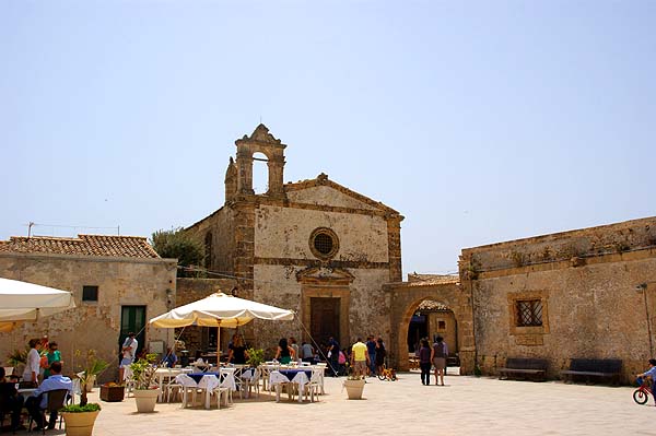 Marzamemi Piazza