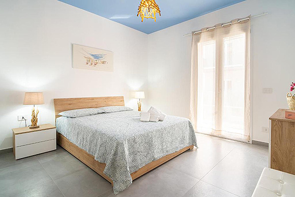 Casa-ferrara-schlafzimmer-fenster