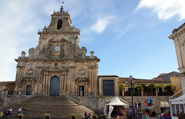 Palazzolo-dom