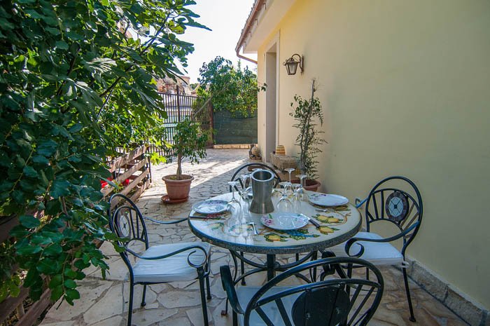 Vordere Terrasse neu
