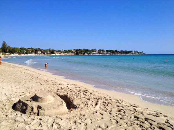 Spiaggia-di-fontane-bianche