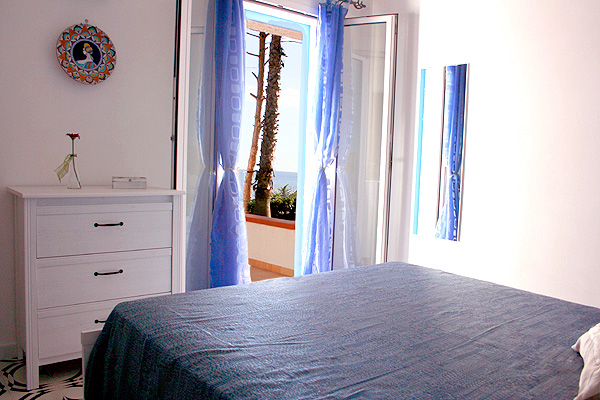 Villa-mediterranea-neu-schlafzimmer-meerblick