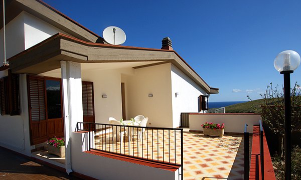 Flora-terrasse-küche2