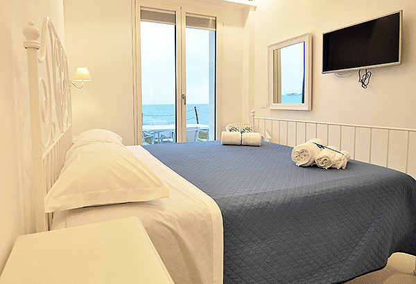 Rifugio-al-mare-eg-schlafzimmer-mit-meerzugang