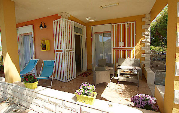 Porri-vordere-terrasse1-neu