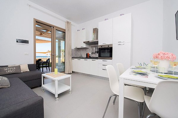 Villa-baia-marina-bilocale-wohnküche-neu