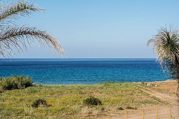 Villa-baia-marina-weg-zum-meer