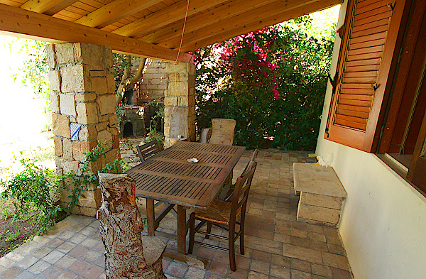 Casa-antonina-terrasse-vorne