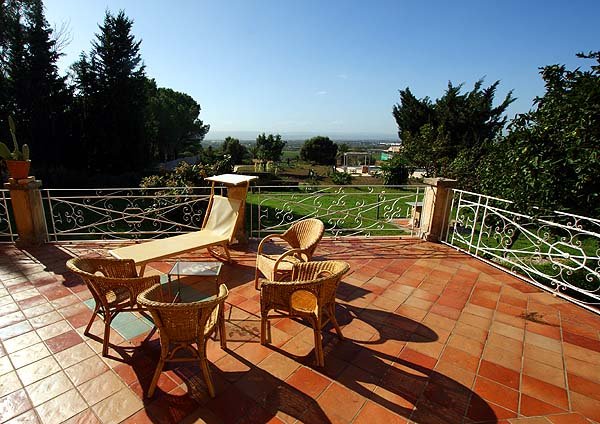 Gialla-terrasse-unten