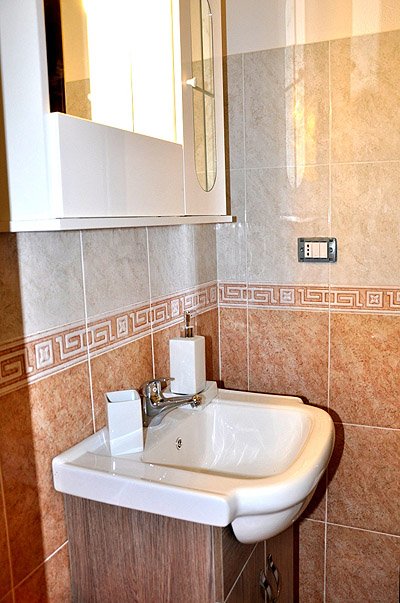 Nespolo-bad-waschbecken