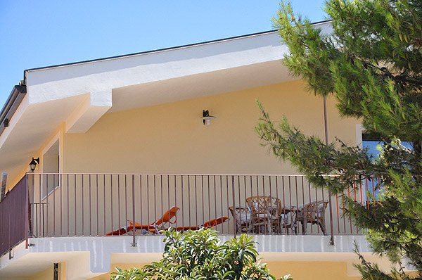 Nespolo-veranda