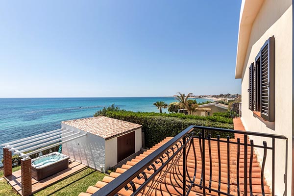 Villa Falaride Balkon