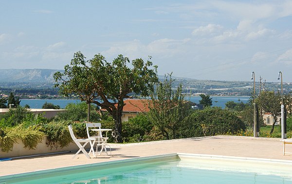 Isola-verde-pool-meer
