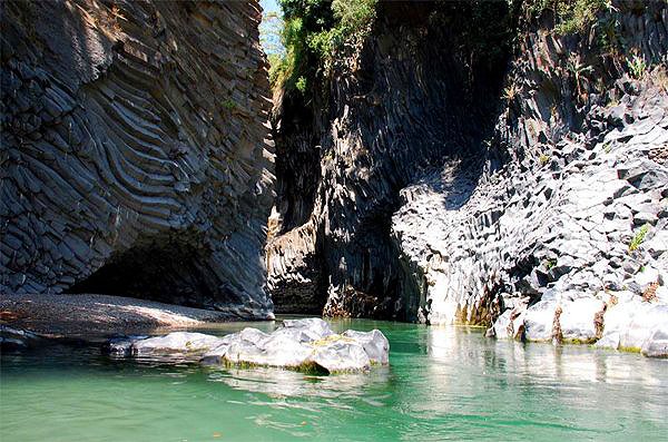 Gole-dell-alcantara