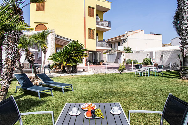 B&B La Terrazza sul Mare_Garten 2