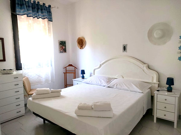 Villa-mar-dei-coralli-schlafzimmer